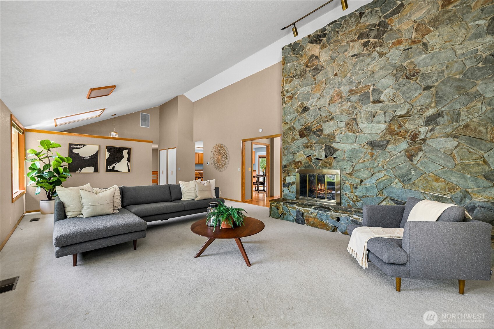 208 Hawthorn Road