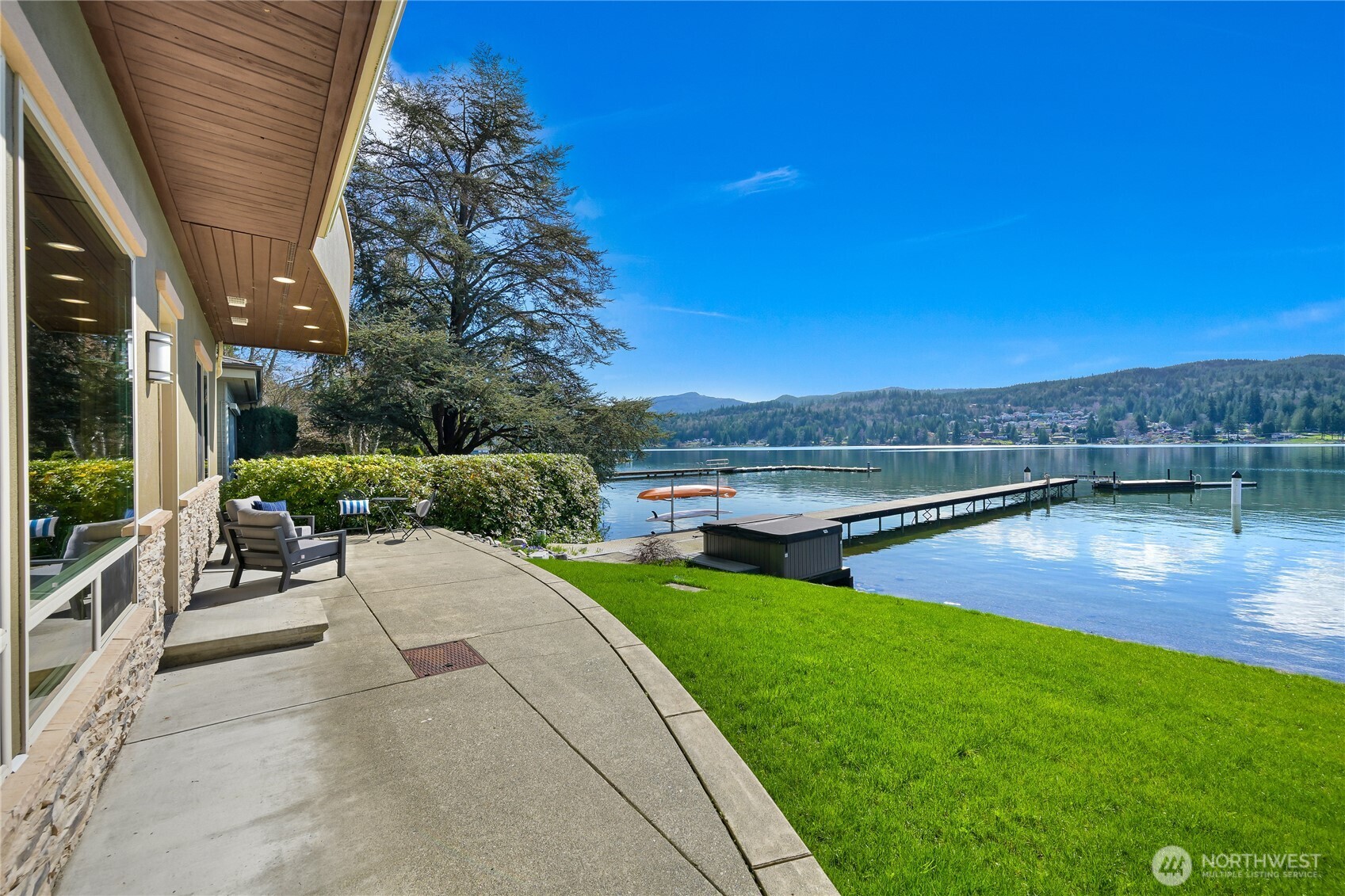 2076 Dellesta Drive