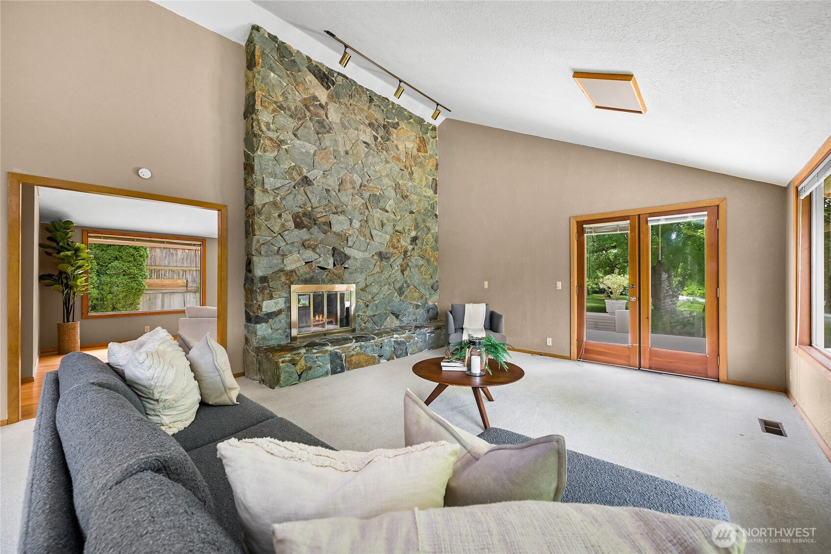 208 Hawthorn Road