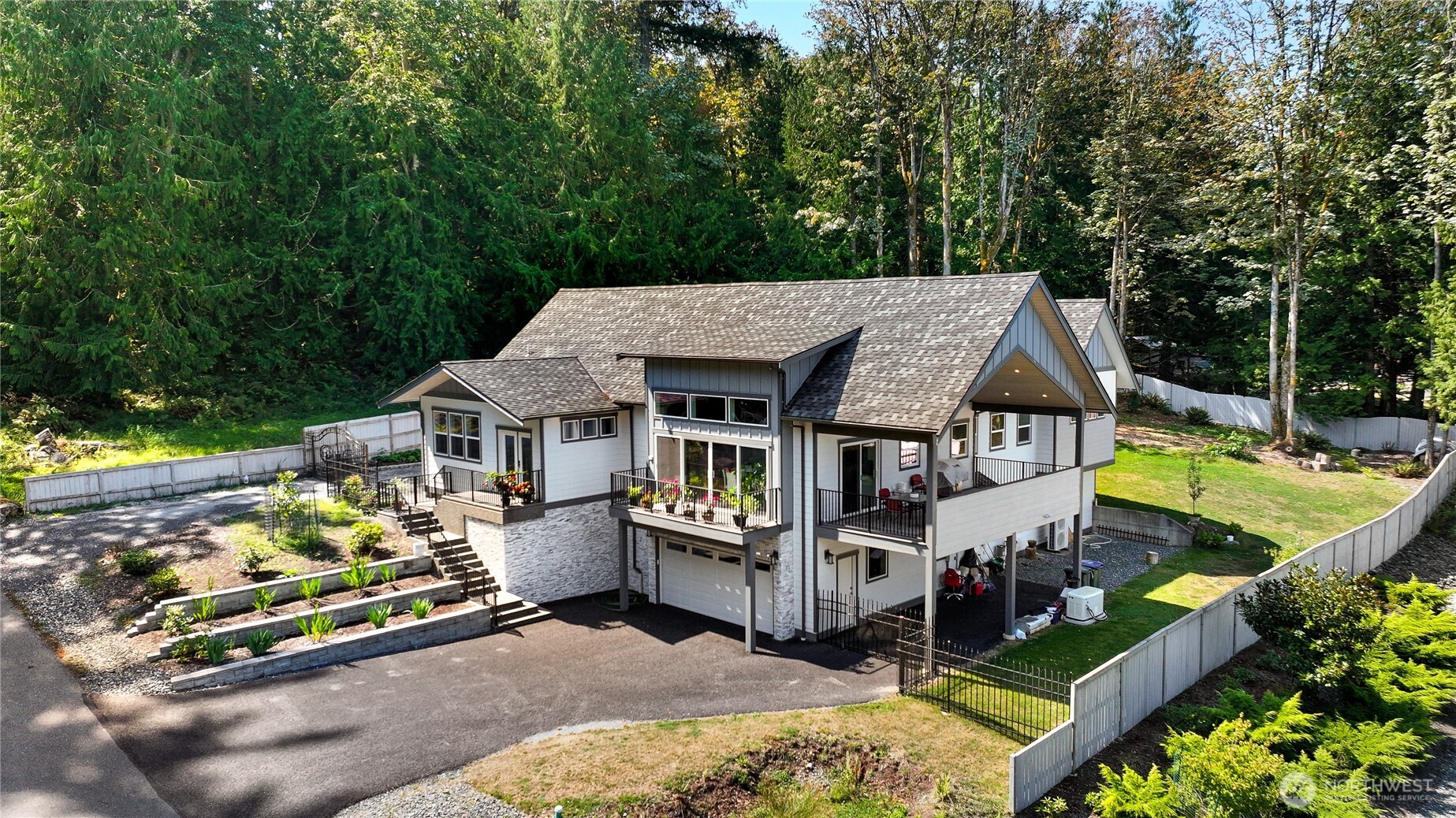 971 Lakewood Lane