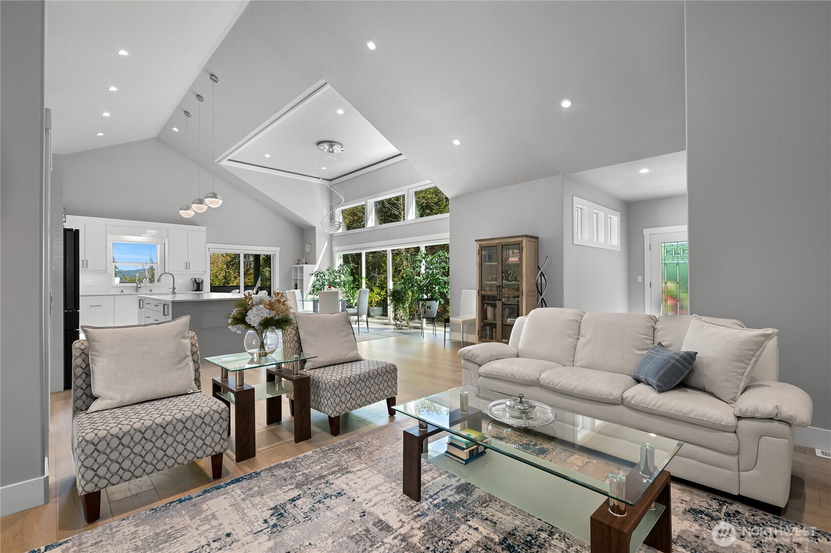 971 Lakewood Lane