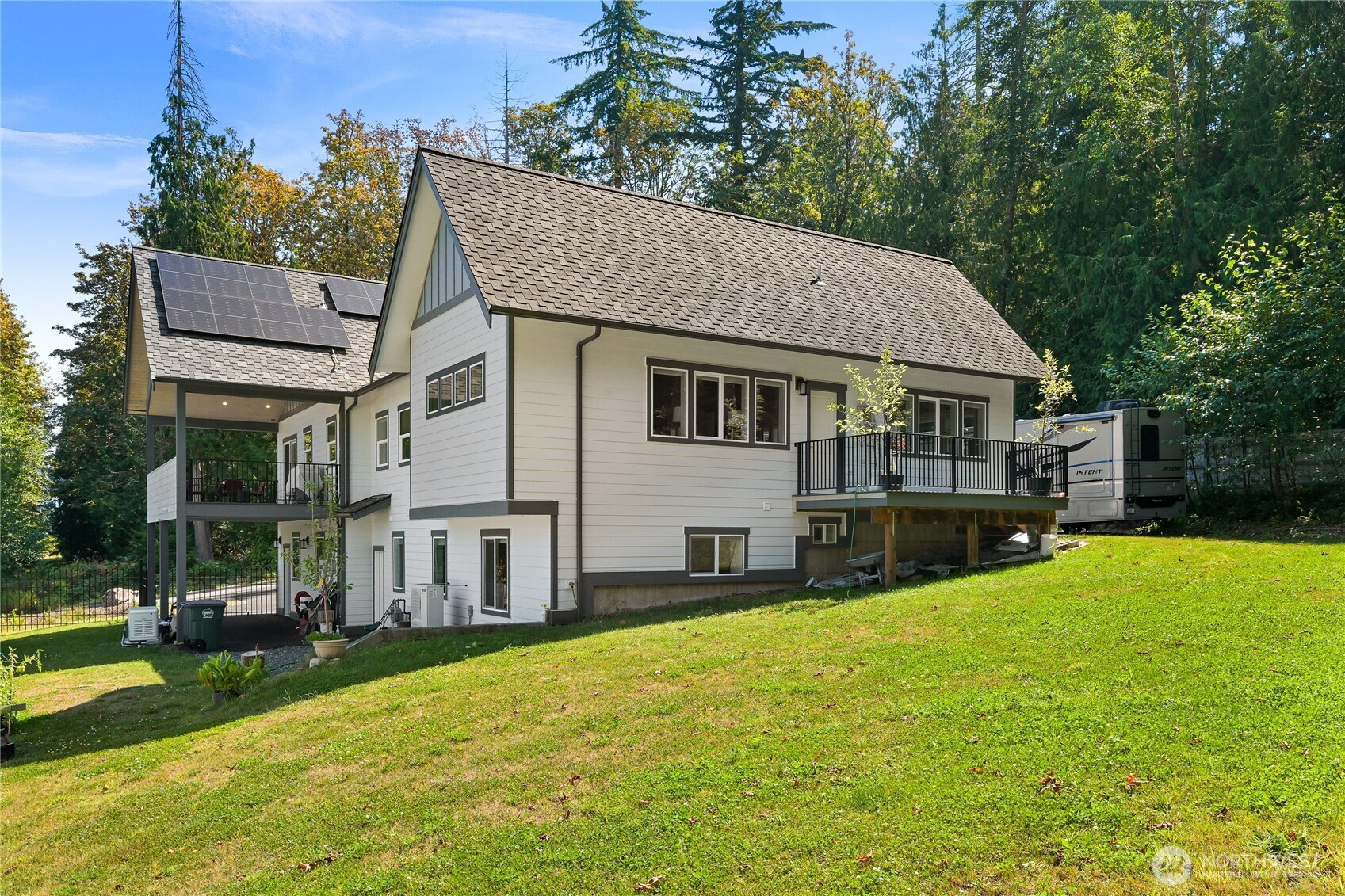 971 Lakewood Lane