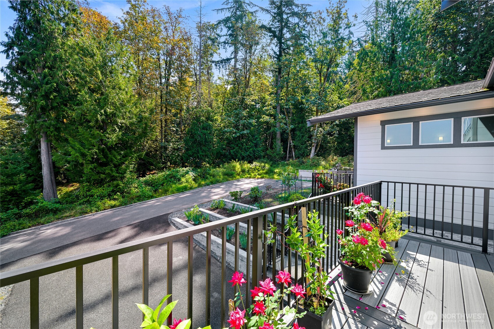 971 Lakewood Lane