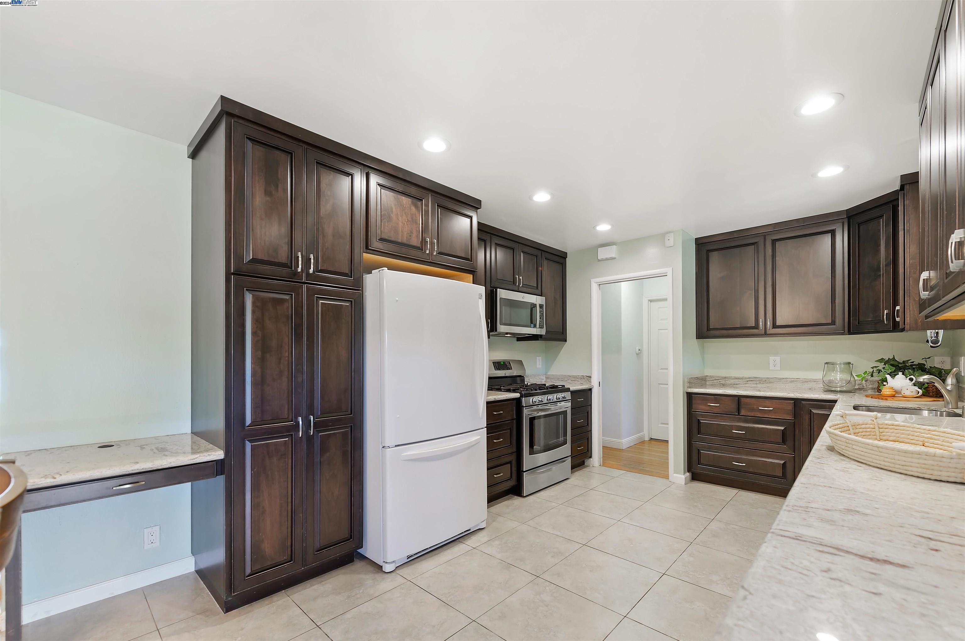 21299 Kahlert Street