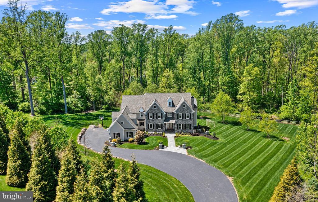 2207 WHITE HORSE ROAD