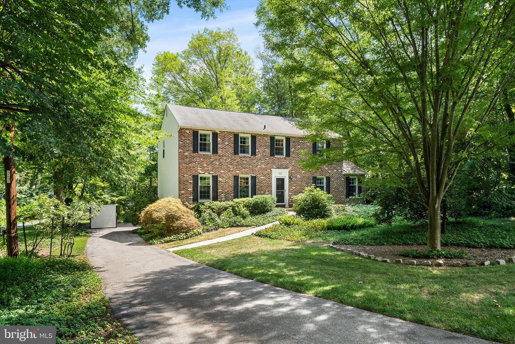 937 HUNT ROAD
