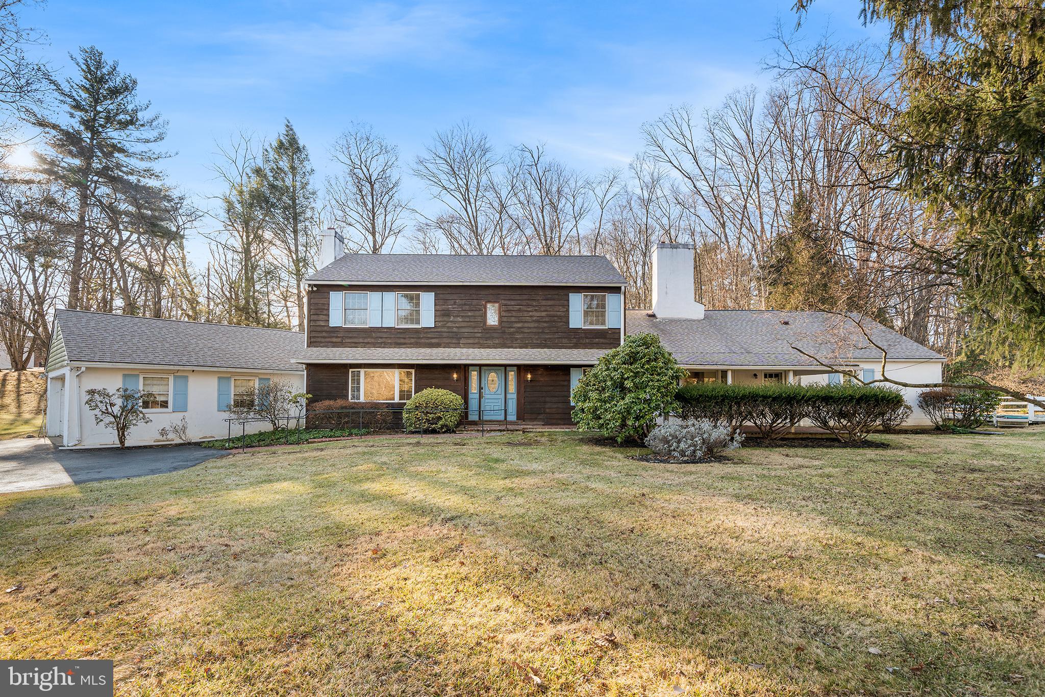 906 HUNT ROAD