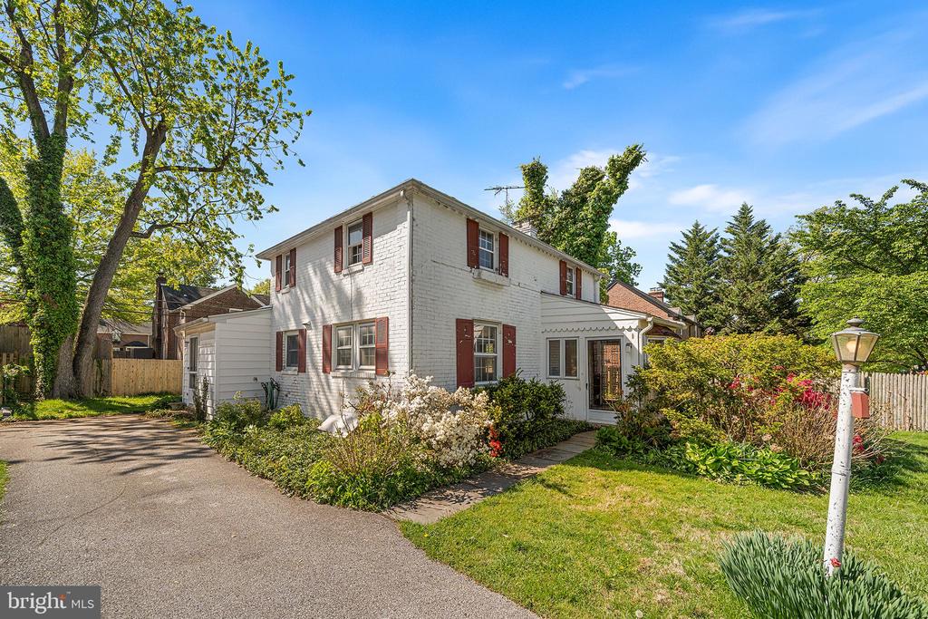 9 BARLEYCONE LANE
