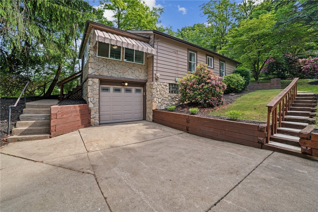 7 Sylvia Ln