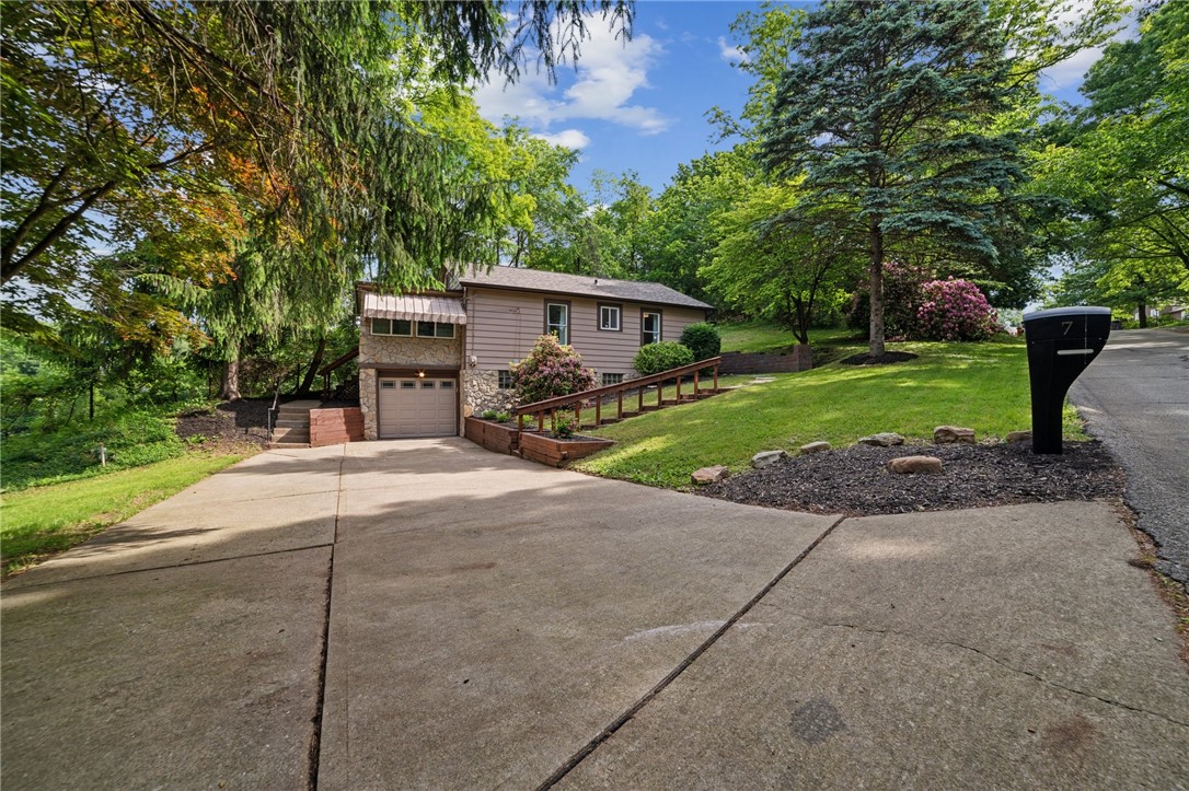 7 Sylvia Ln