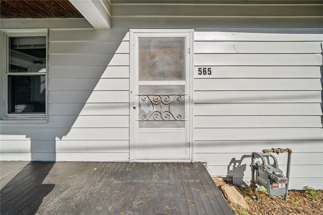 565 Pine Creek Rd
