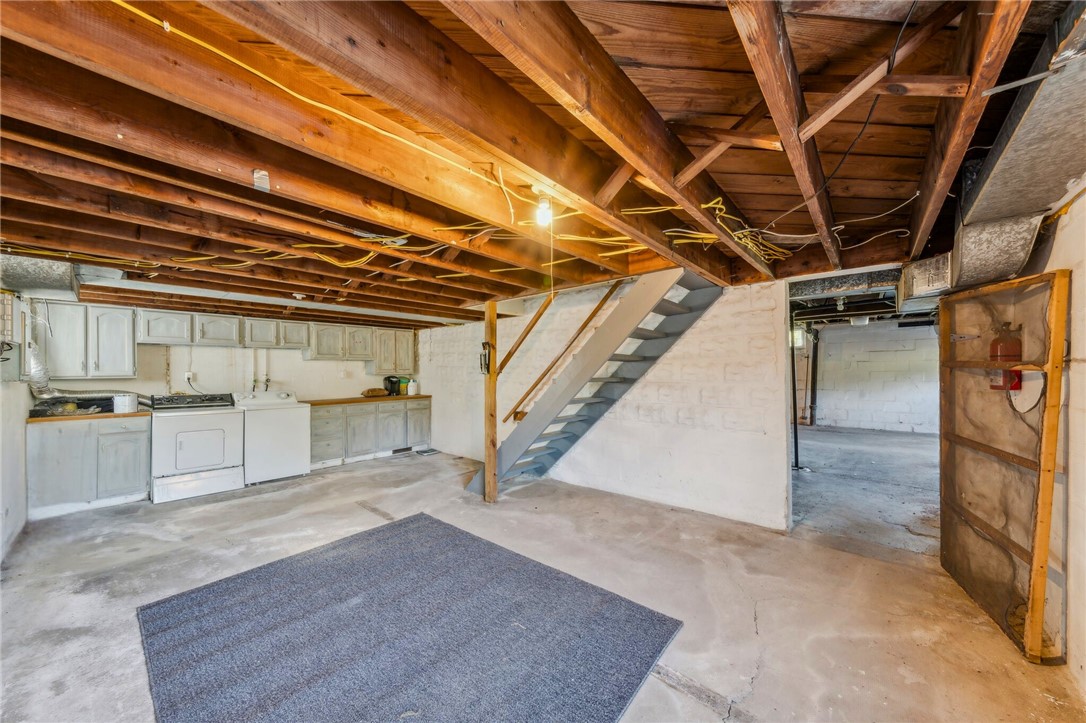 565 Pine Creek Rd