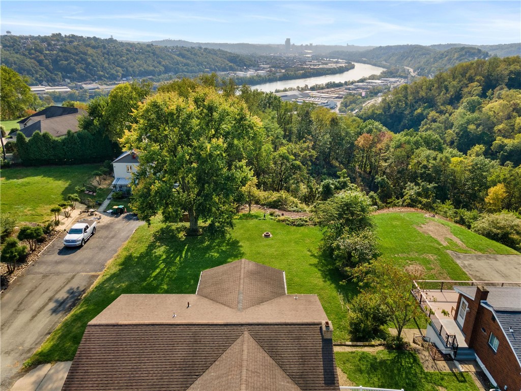 710 Parkview Blvd