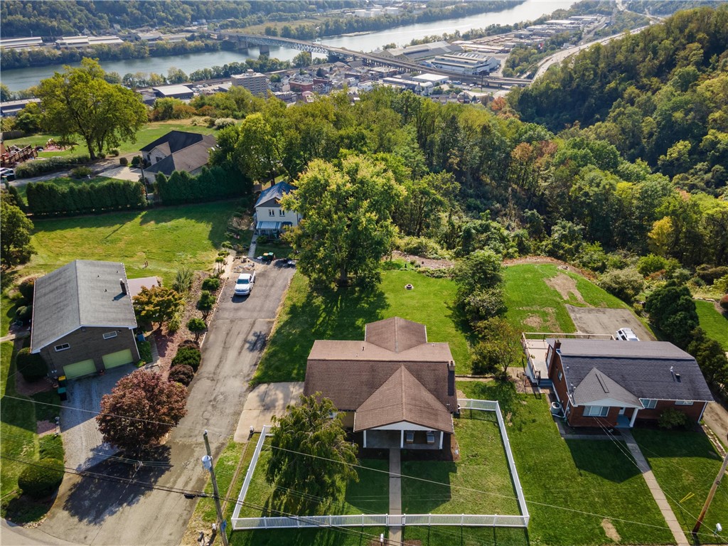 710 Parkview Blvd