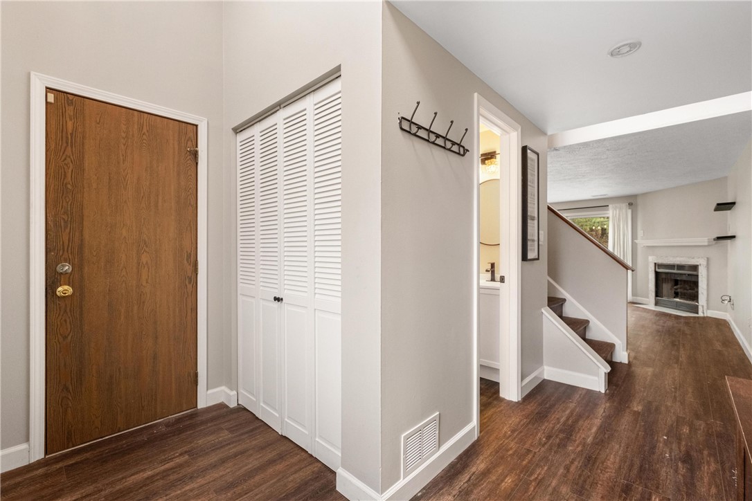 1 Monmouth Dr