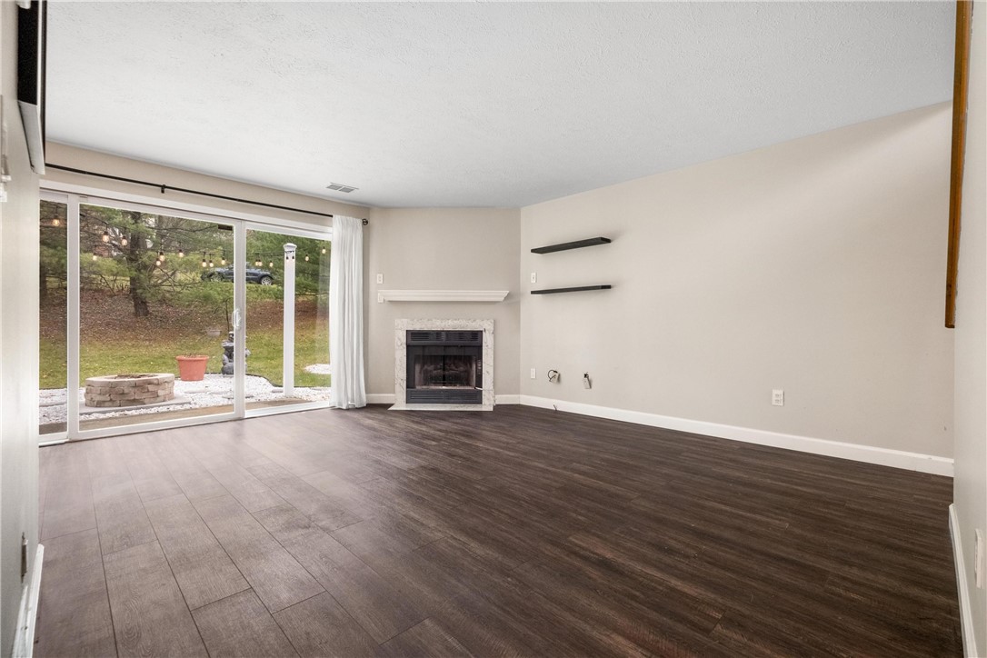 1 Monmouth Dr