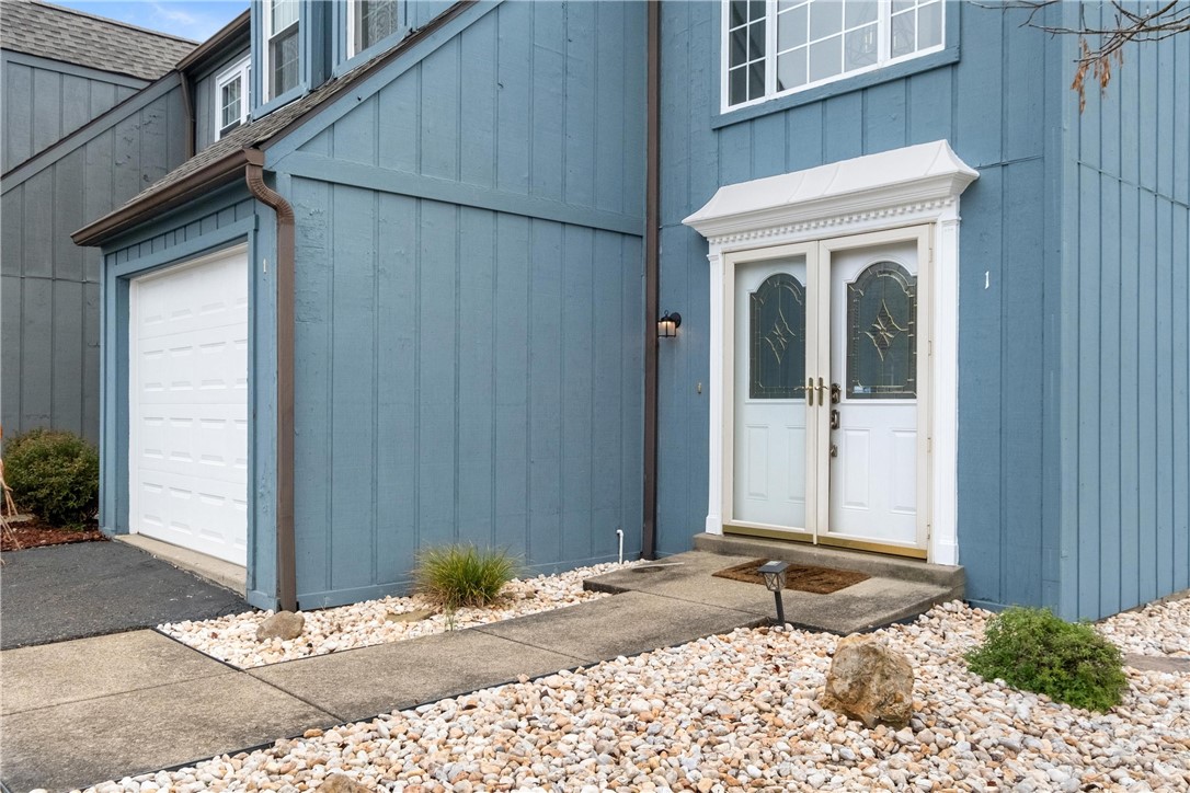 1 Monmouth Dr