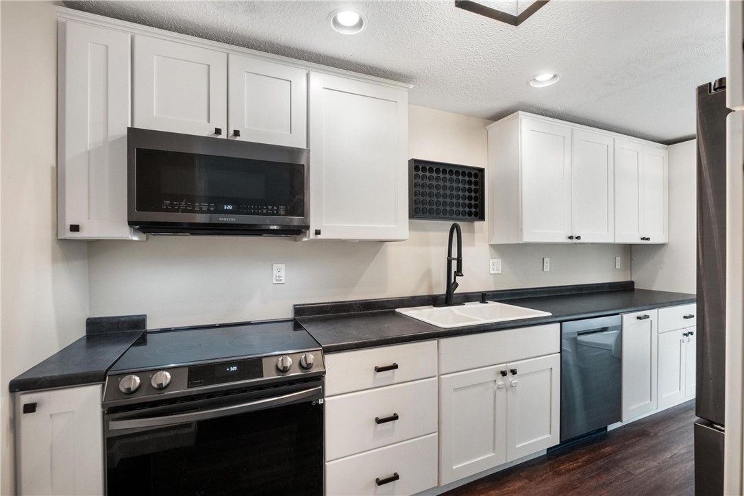 1 Monmouth Dr