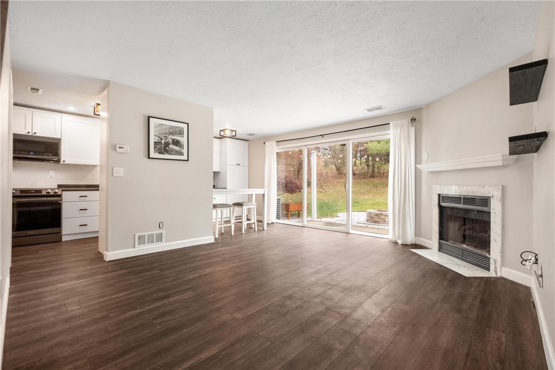 1 Monmouth Dr