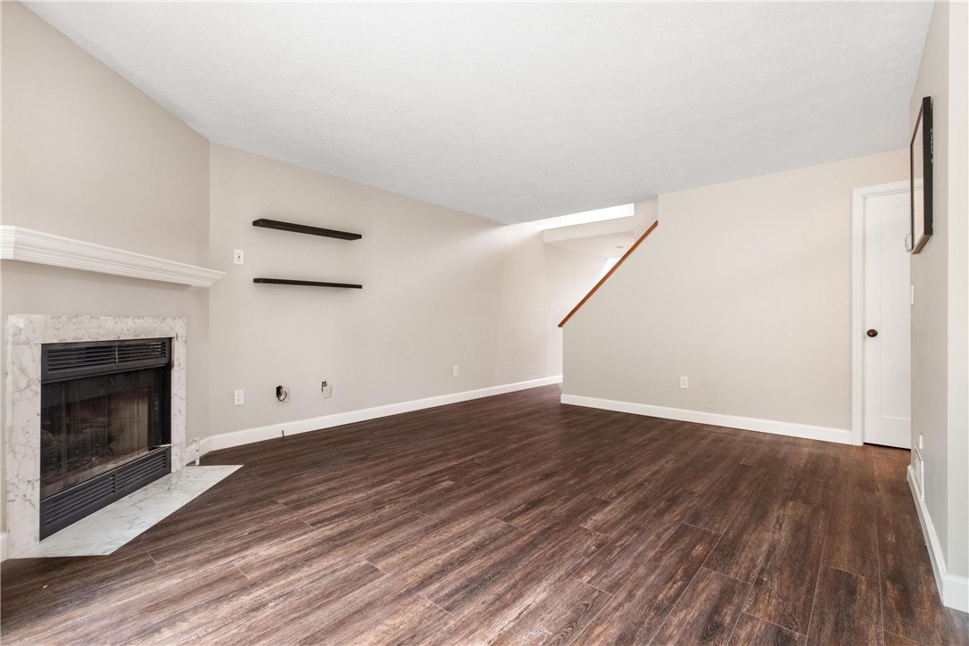 1 Monmouth Dr