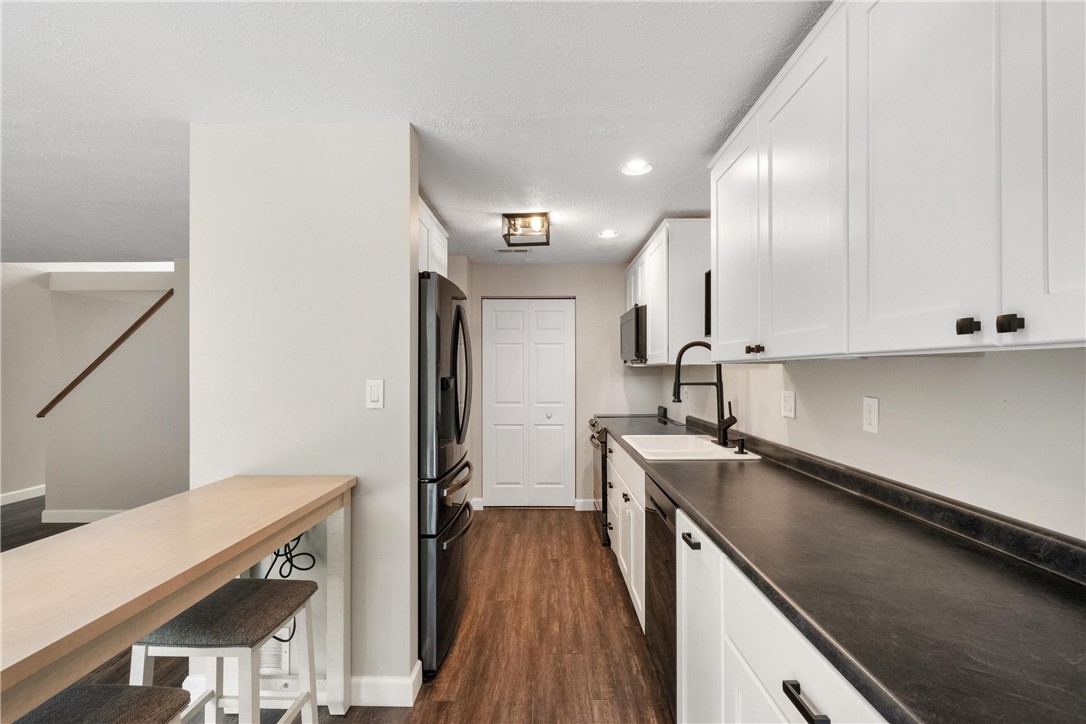 1 Monmouth Dr
