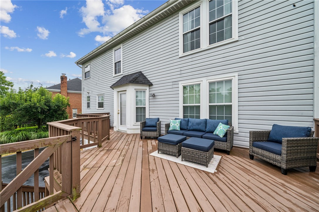 106 Creekside Ct