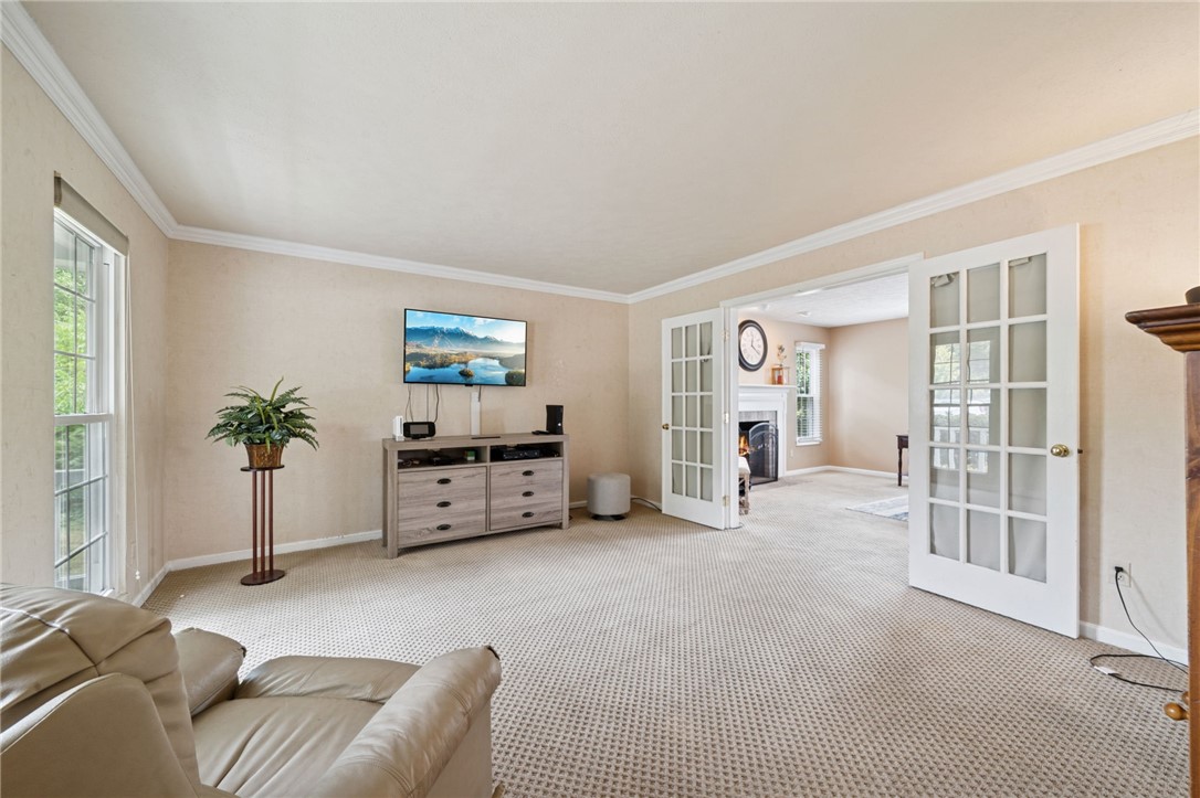 106 Creekside Ct