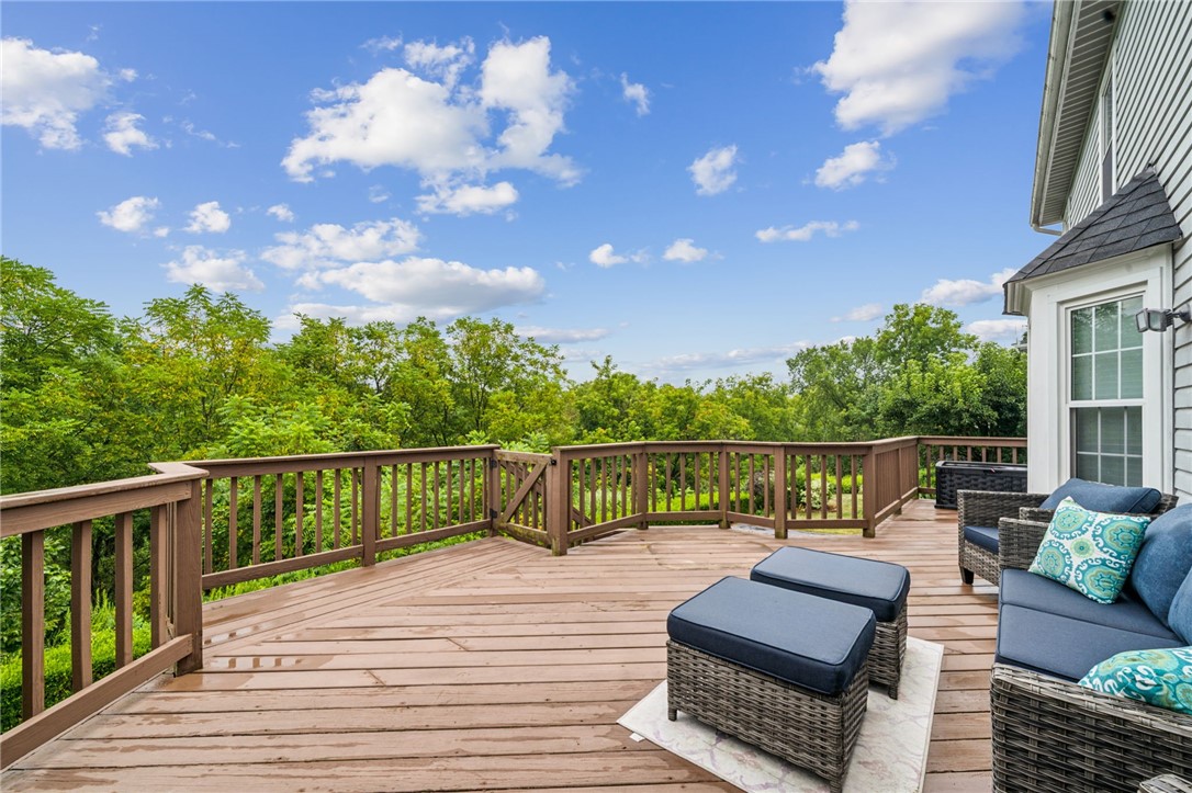 106 Creekside Ct
