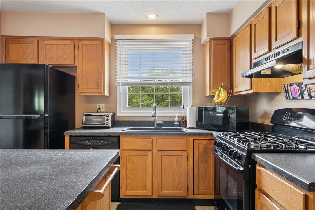 106 Creekside Ct