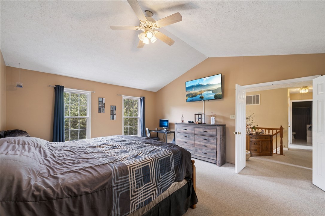 106 Creekside Ct