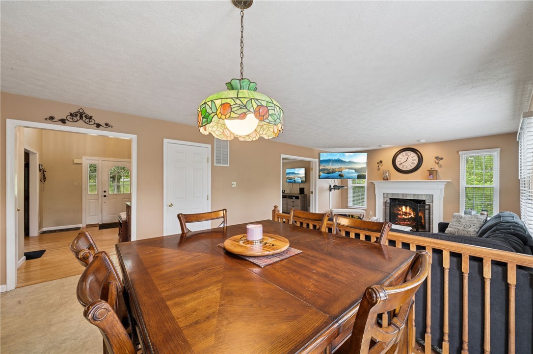 106 Creekside Ct