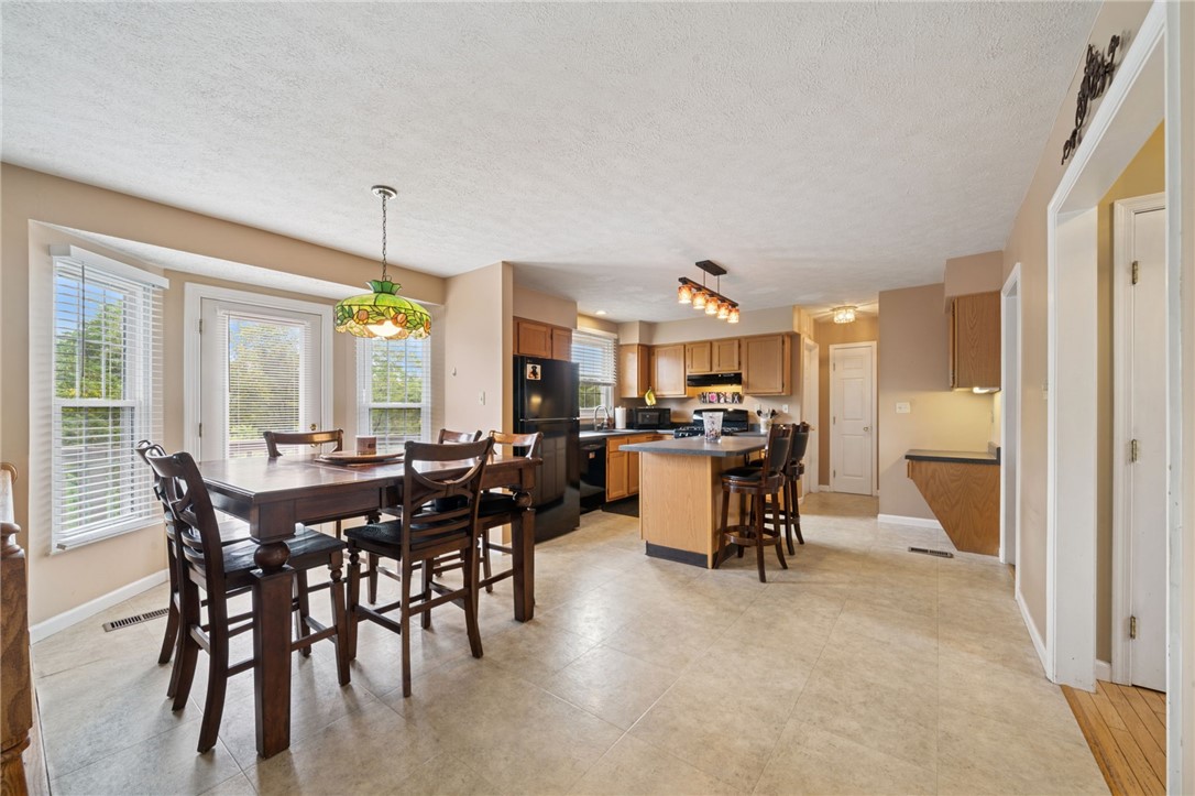 106 Creekside Ct