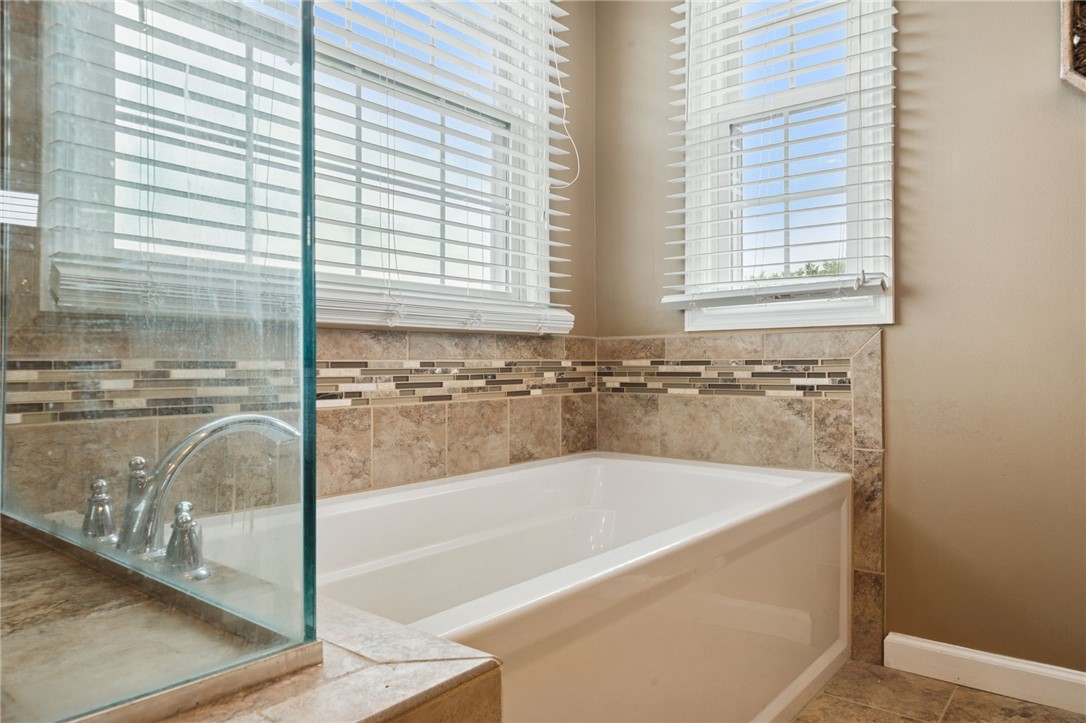 106 Creekside Ct