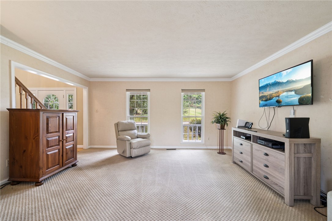 106 Creekside Ct