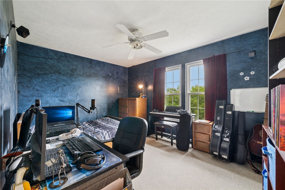 106 Creekside Ct