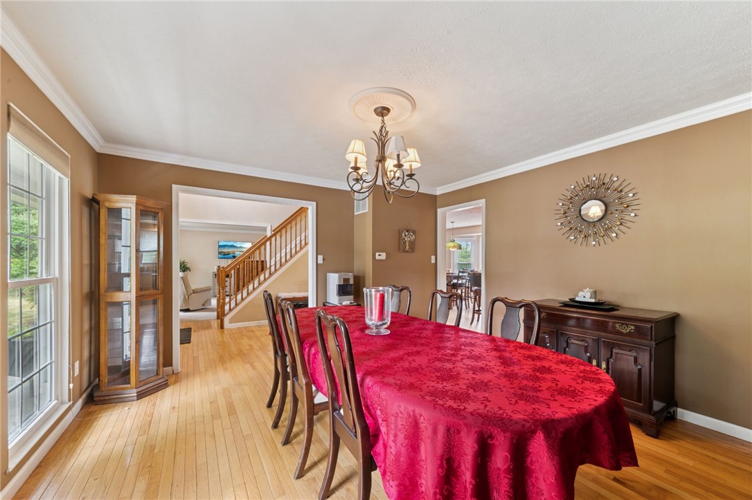 106 Creekside Ct