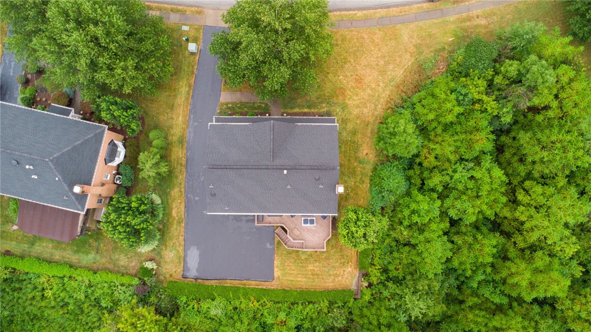 106 Creekside Ct