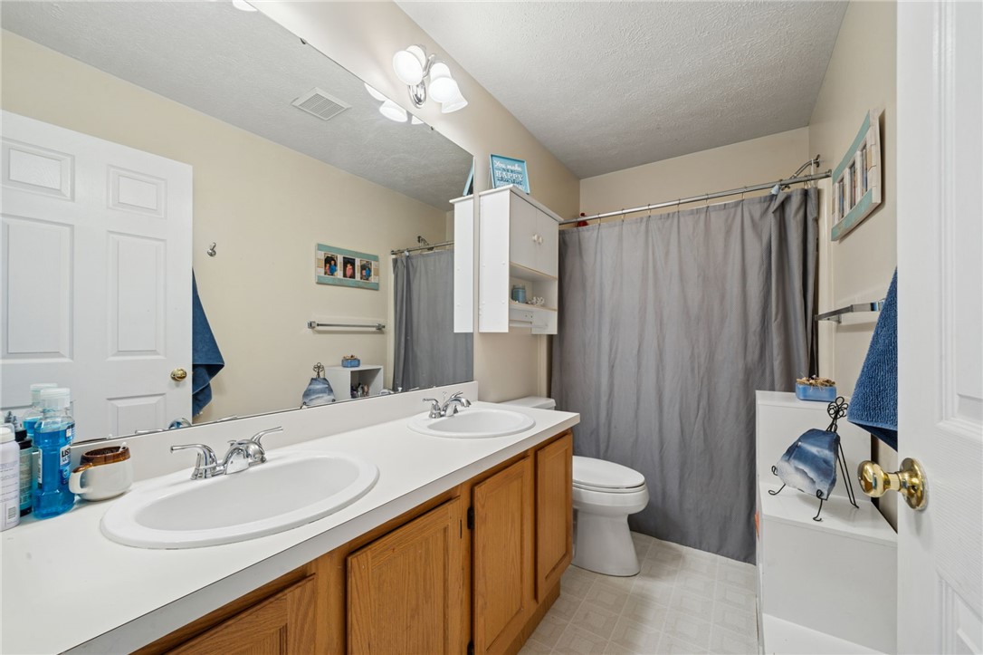 106 Creekside Ct