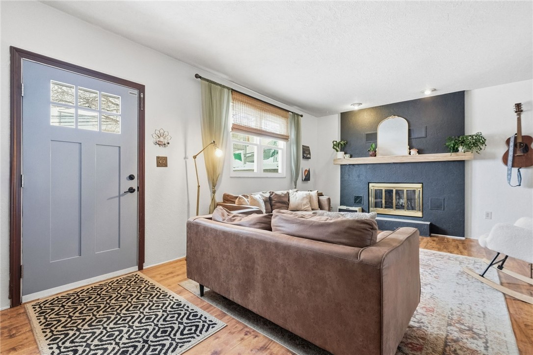 106 Logan St