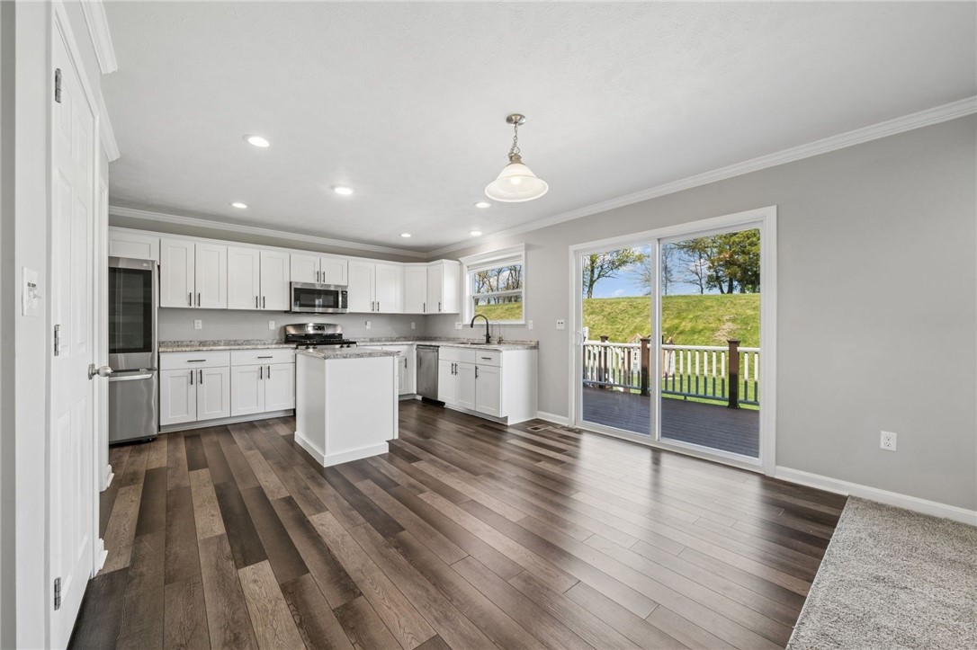 18 Equestrian Dr