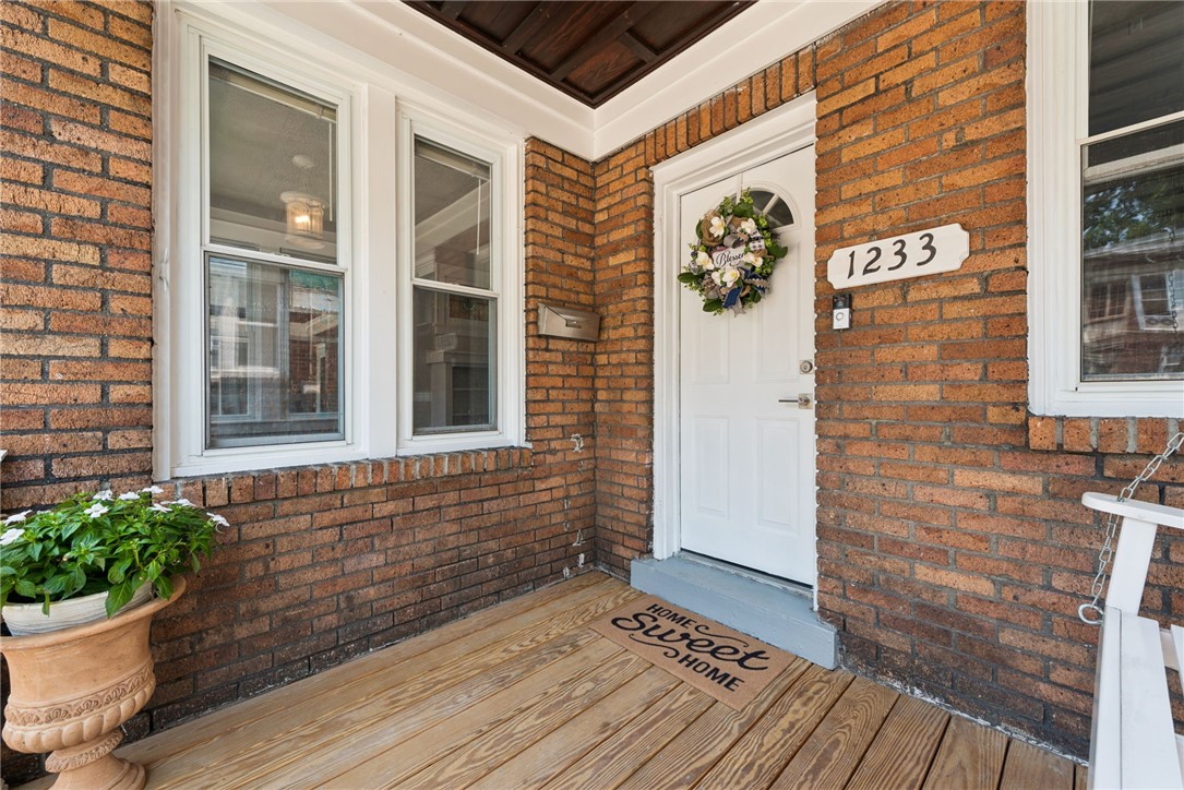 1233 Arkansas Ave