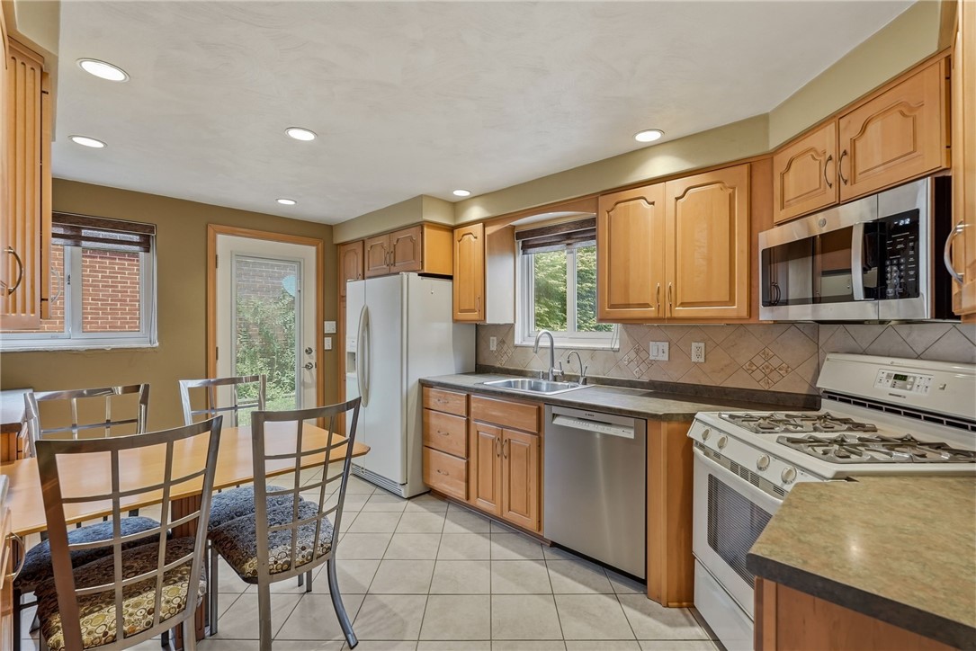 516 Macbeth Dr