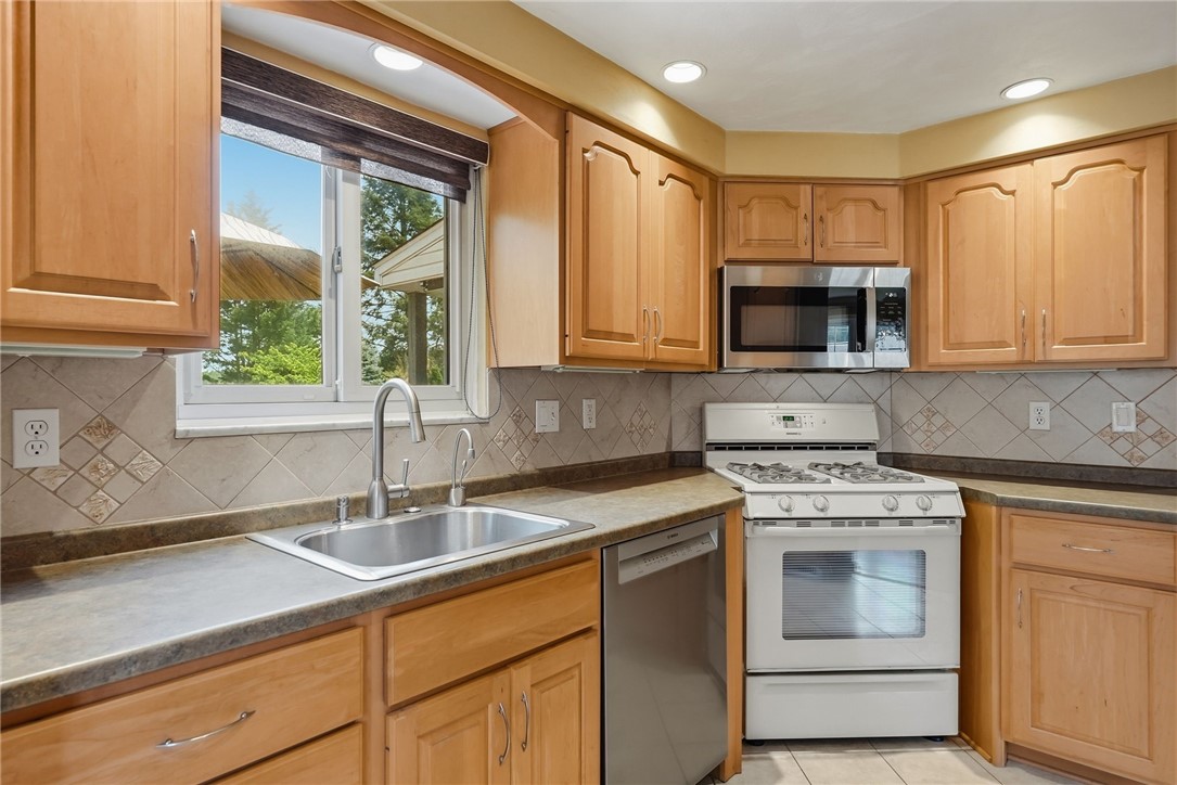 516 Macbeth Dr