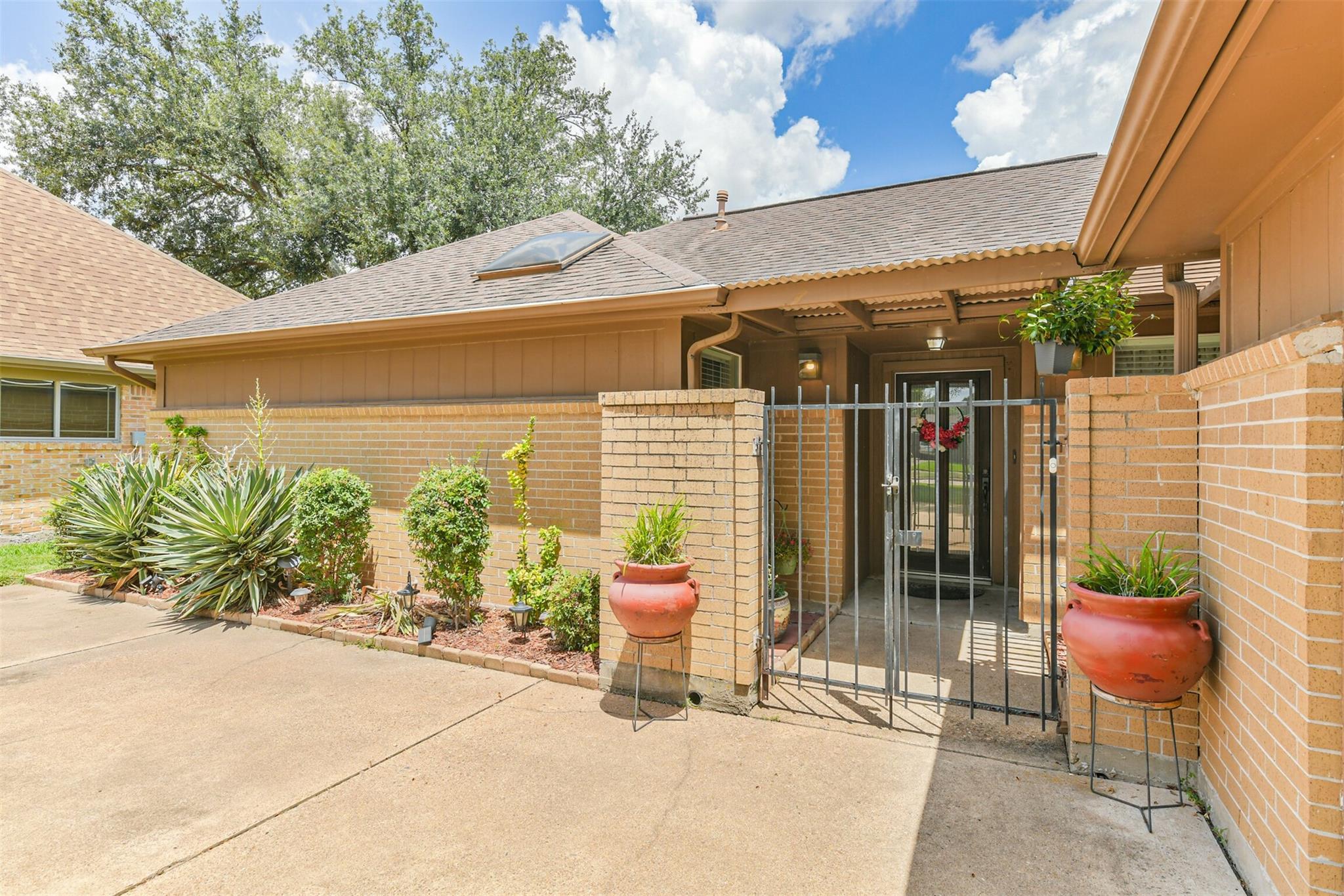 702 Tudor Court