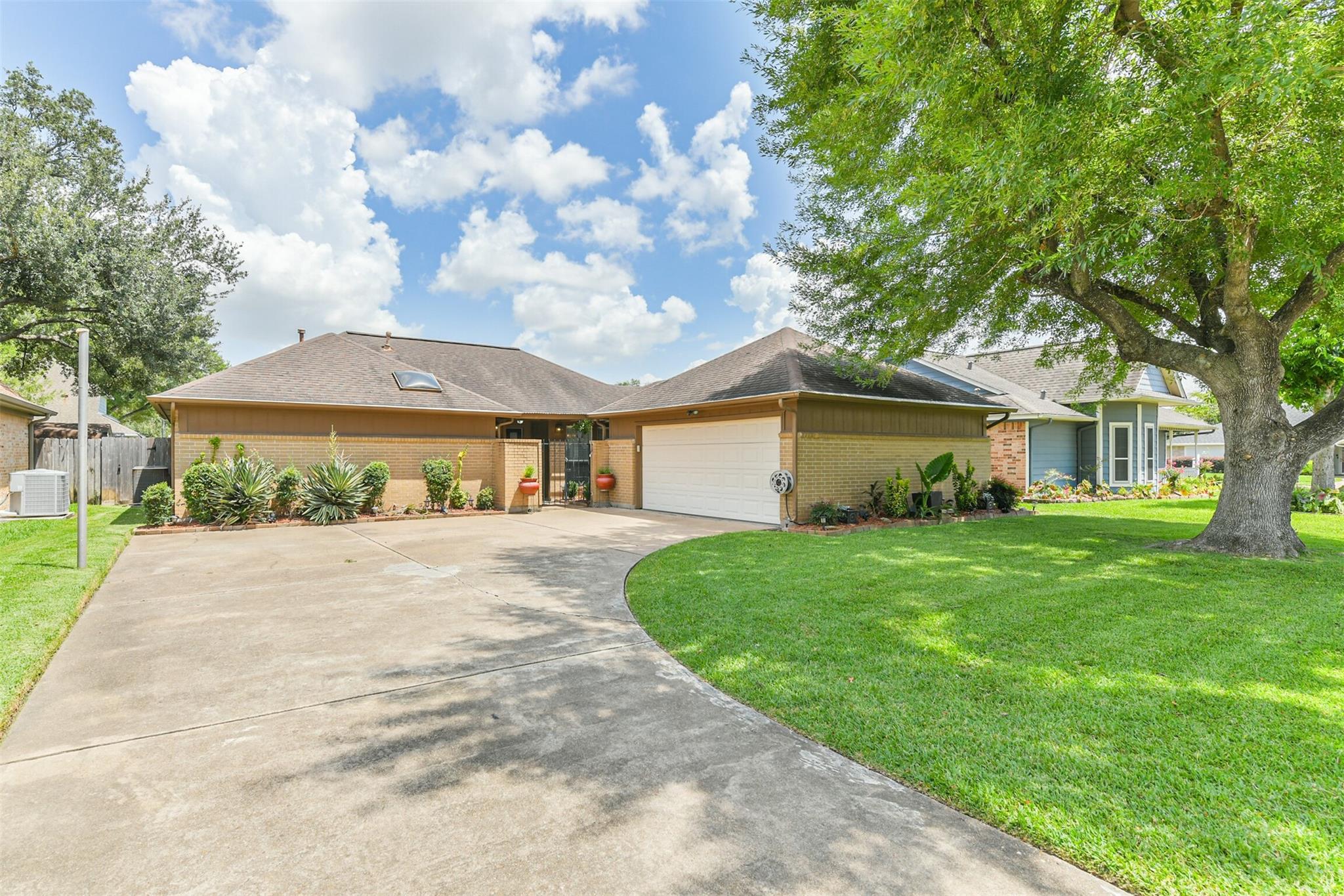 702 Tudor Court