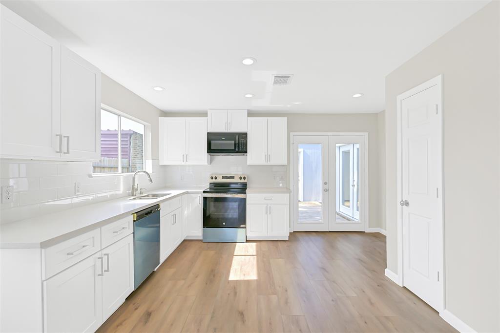 6334 Cambridge Glen Lane