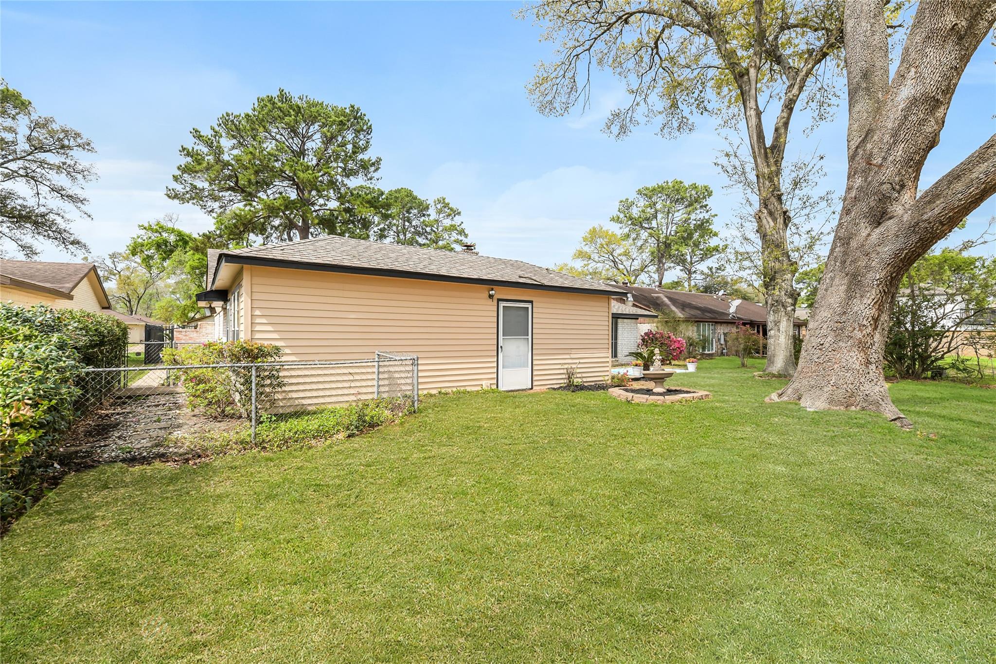 7522 Deep Forest Drive