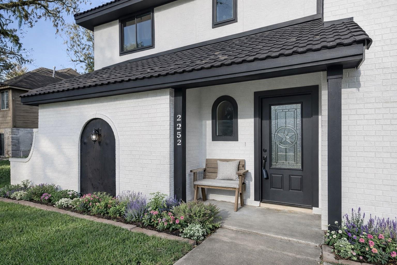 2253 River Valley Drive