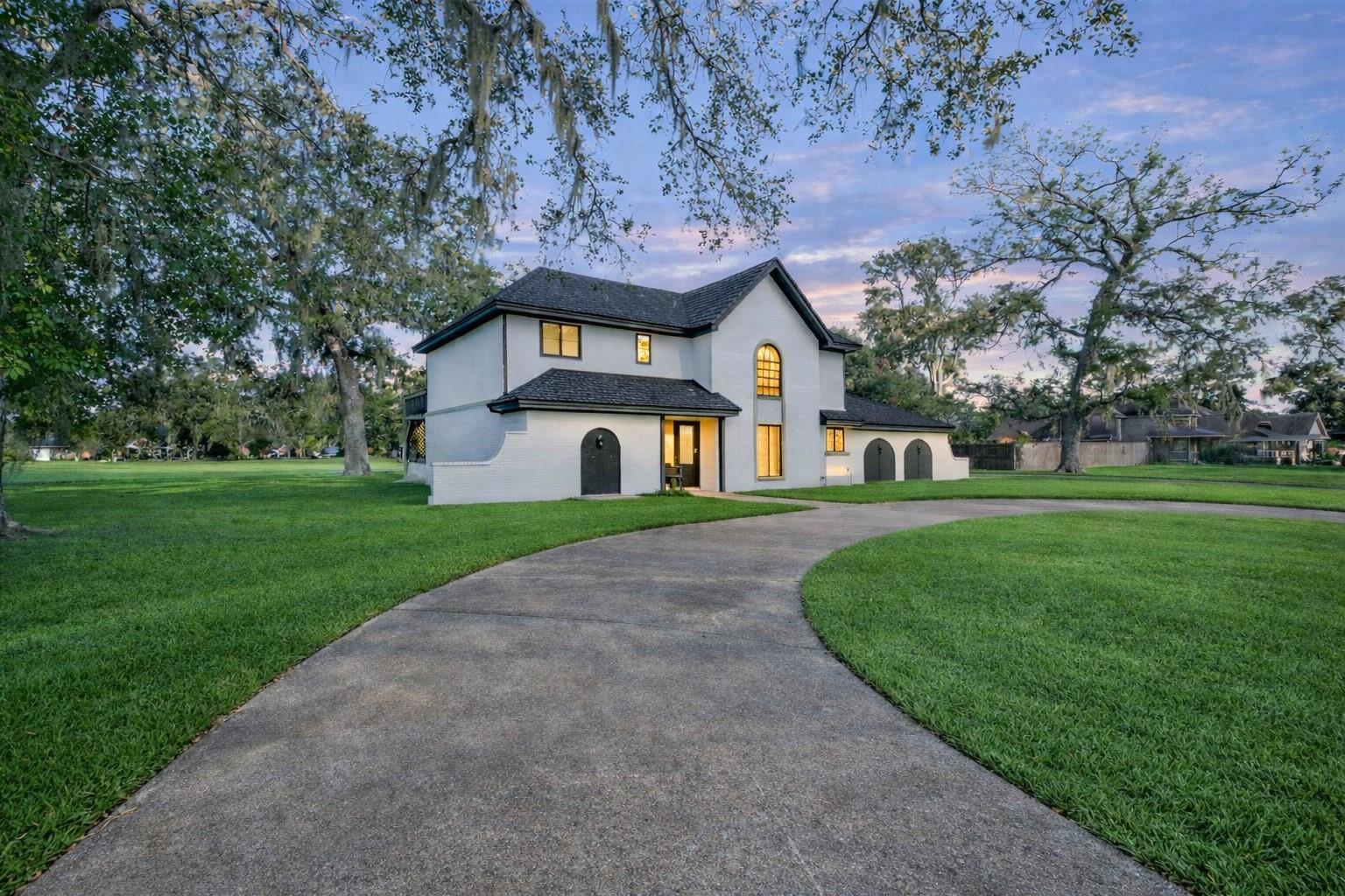 2253 River Valley Drive