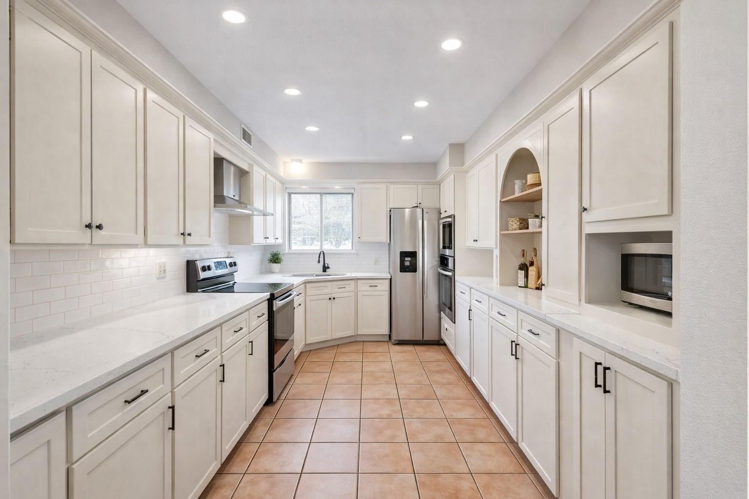 2253 River Valley Drive